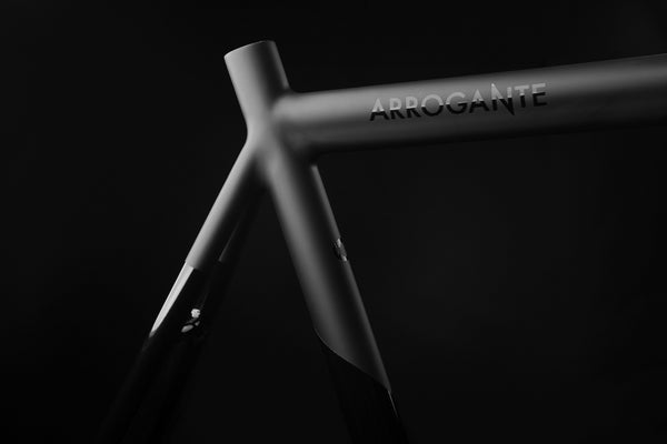 ARROGANTE - ALL BLACK